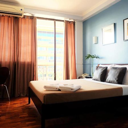 Vive Hotel Makati City Kültér fotó