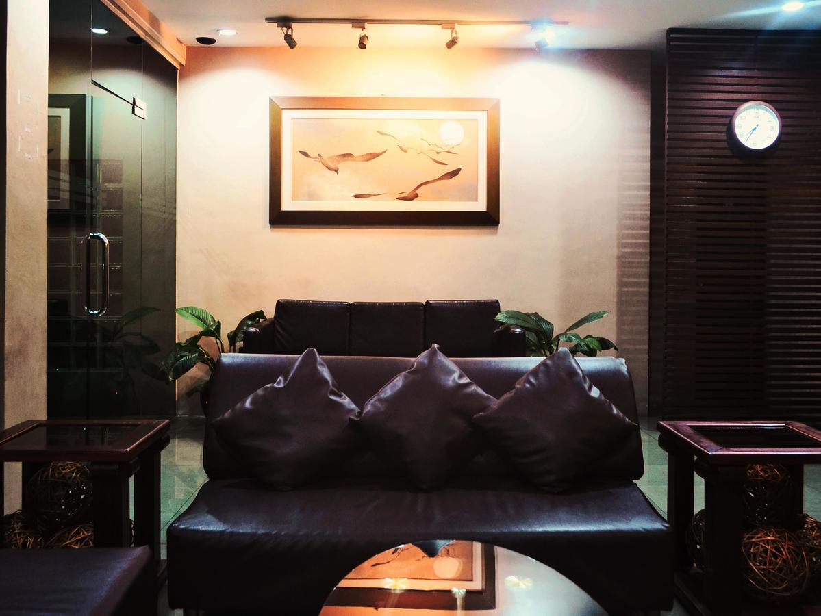 Vive Hotel Makati City Kültér fotó