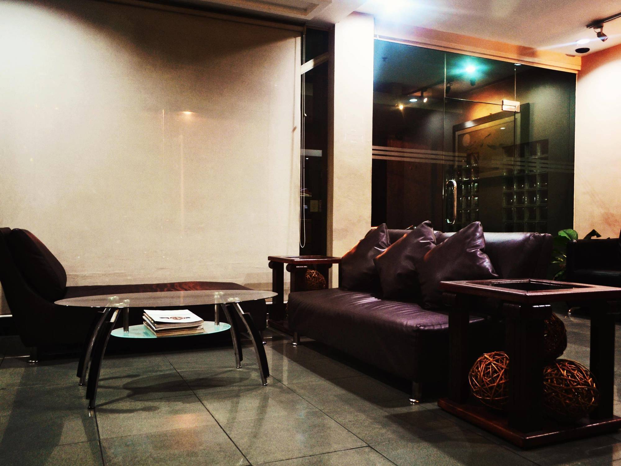 Vive Hotel Makati City Kültér fotó