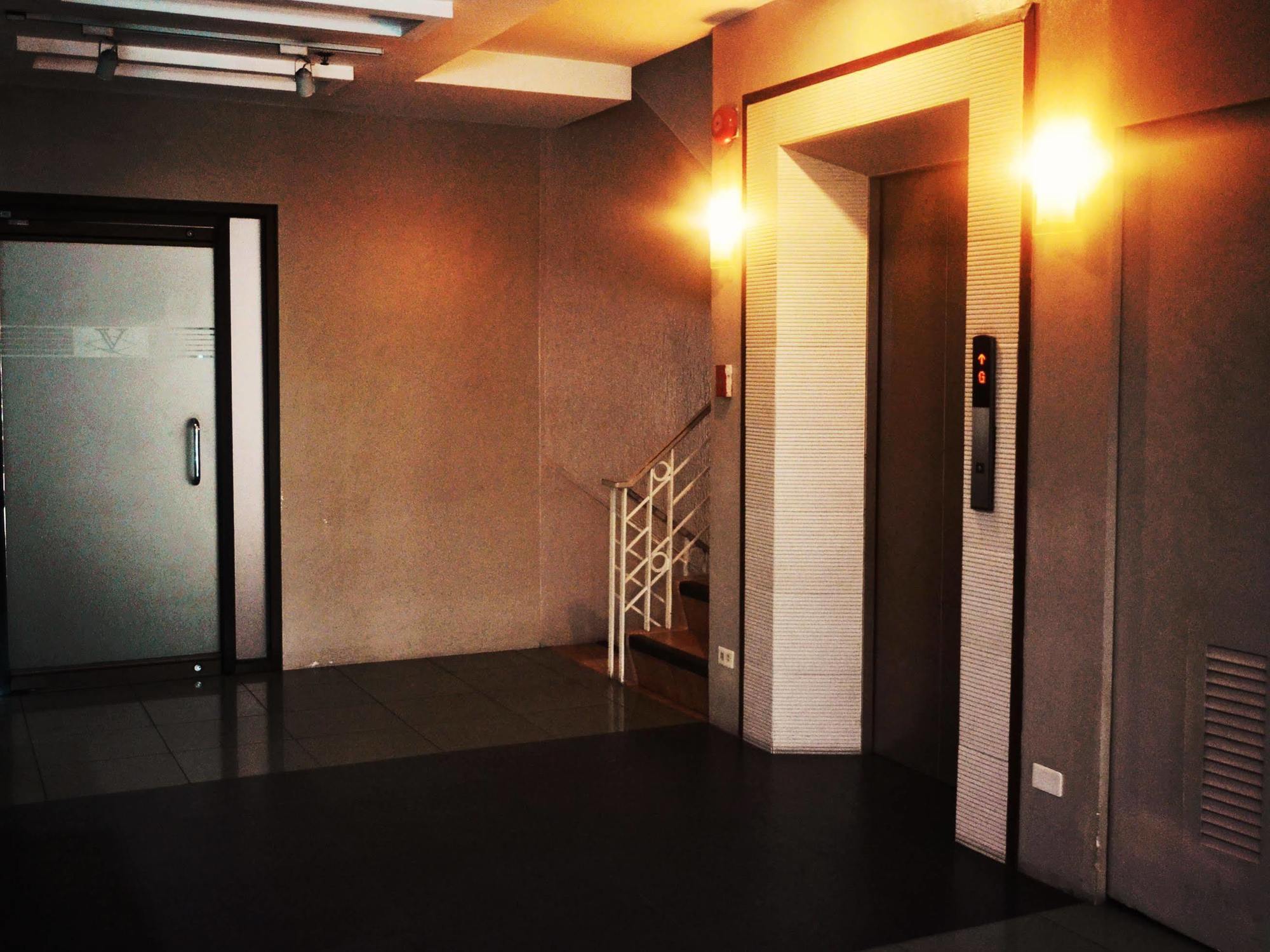 Vive Hotel Makati City Kültér fotó