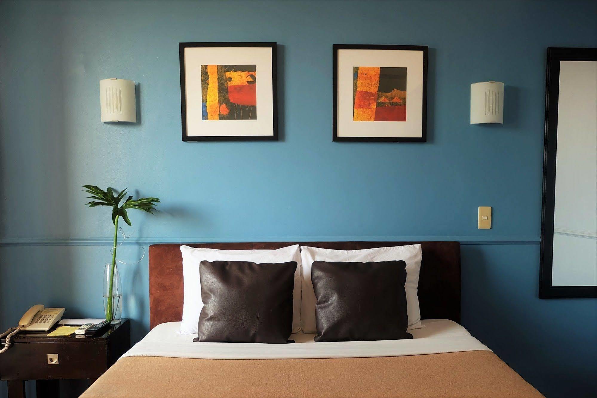 Vive Hotel Makati City Kültér fotó