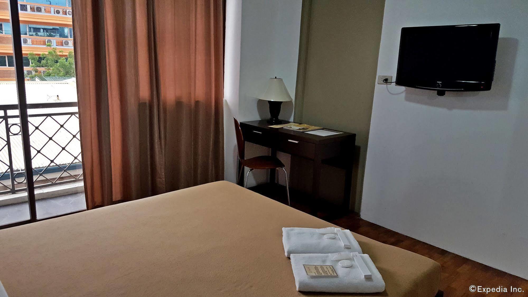 Vive Hotel Makati City Kültér fotó