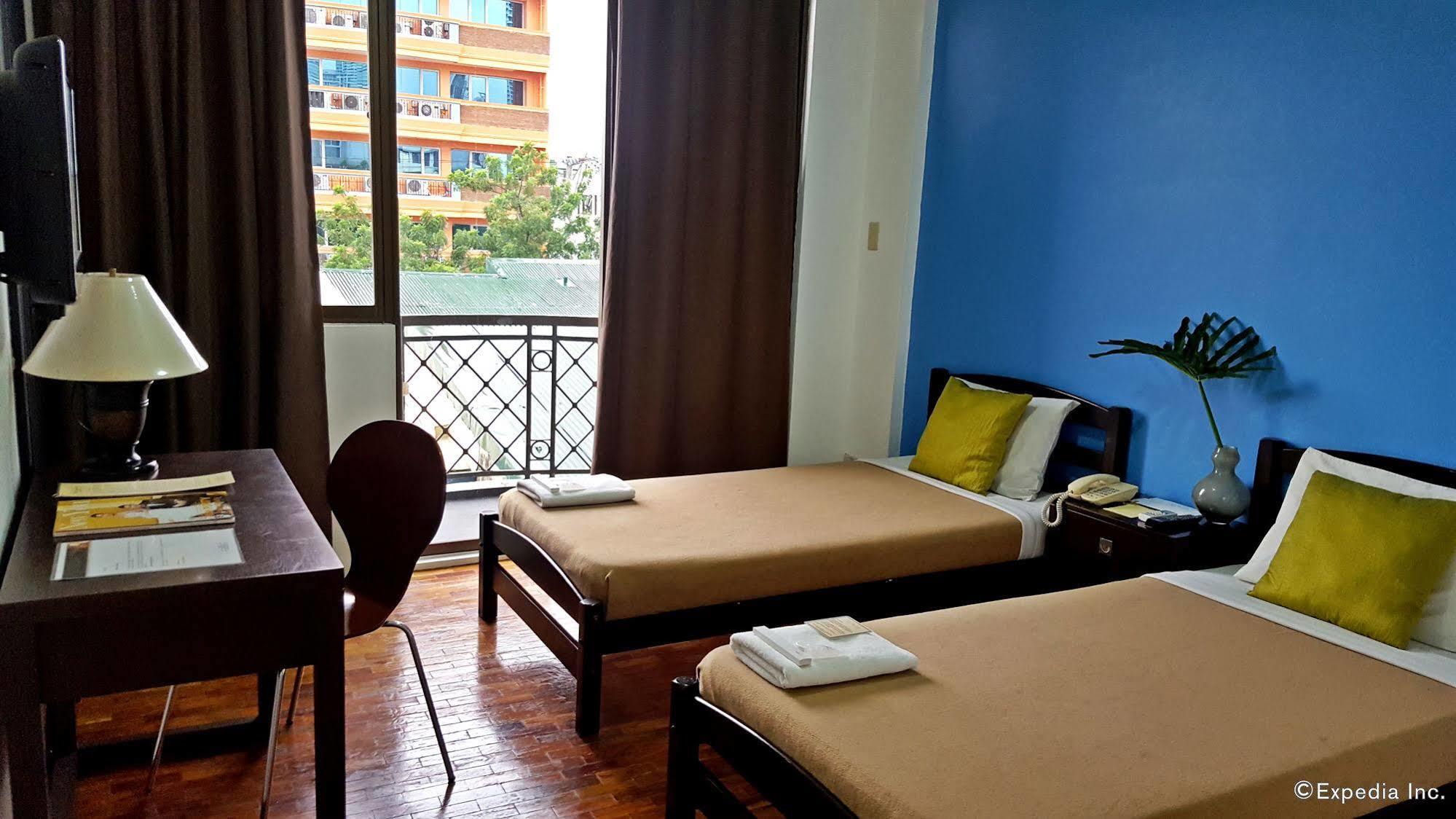 Vive Hotel Makati City Kültér fotó