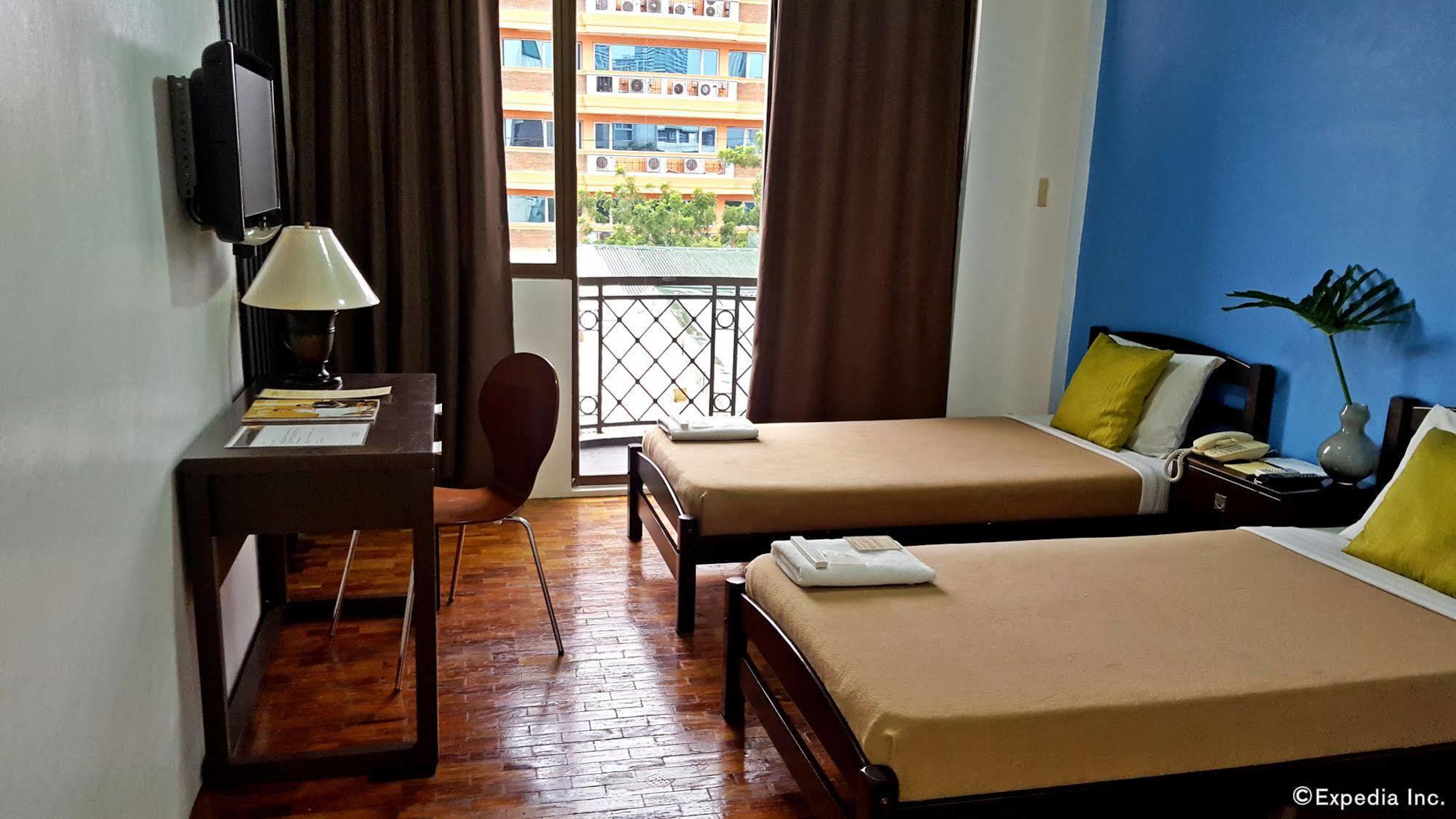Vive Hotel Makati City Kültér fotó