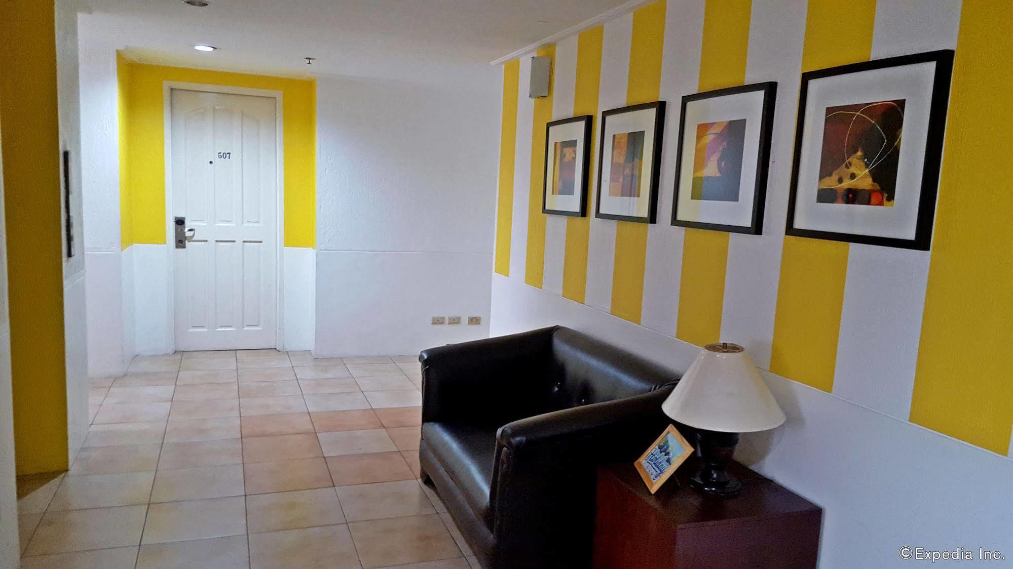 Vive Hotel Makati City Kültér fotó